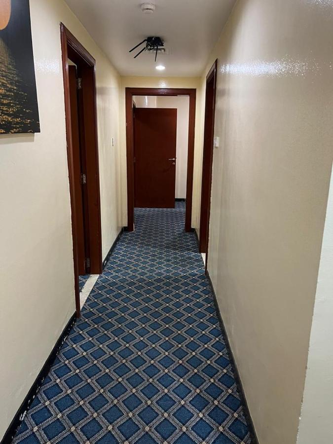 Al Zahabiya Hotel Apartments Дубай Екстериор снимка
