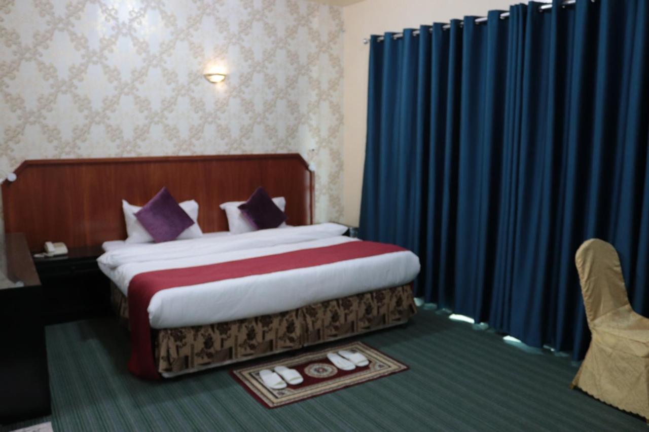 Al Zahabiya Hotel Apartments Дубай Екстериор снимка