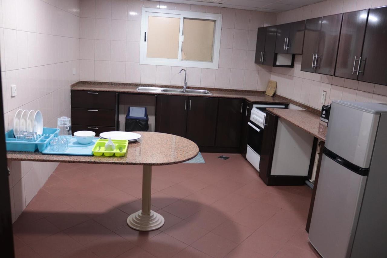 Al Zahabiya Hotel Apartments Дубай Екстериор снимка