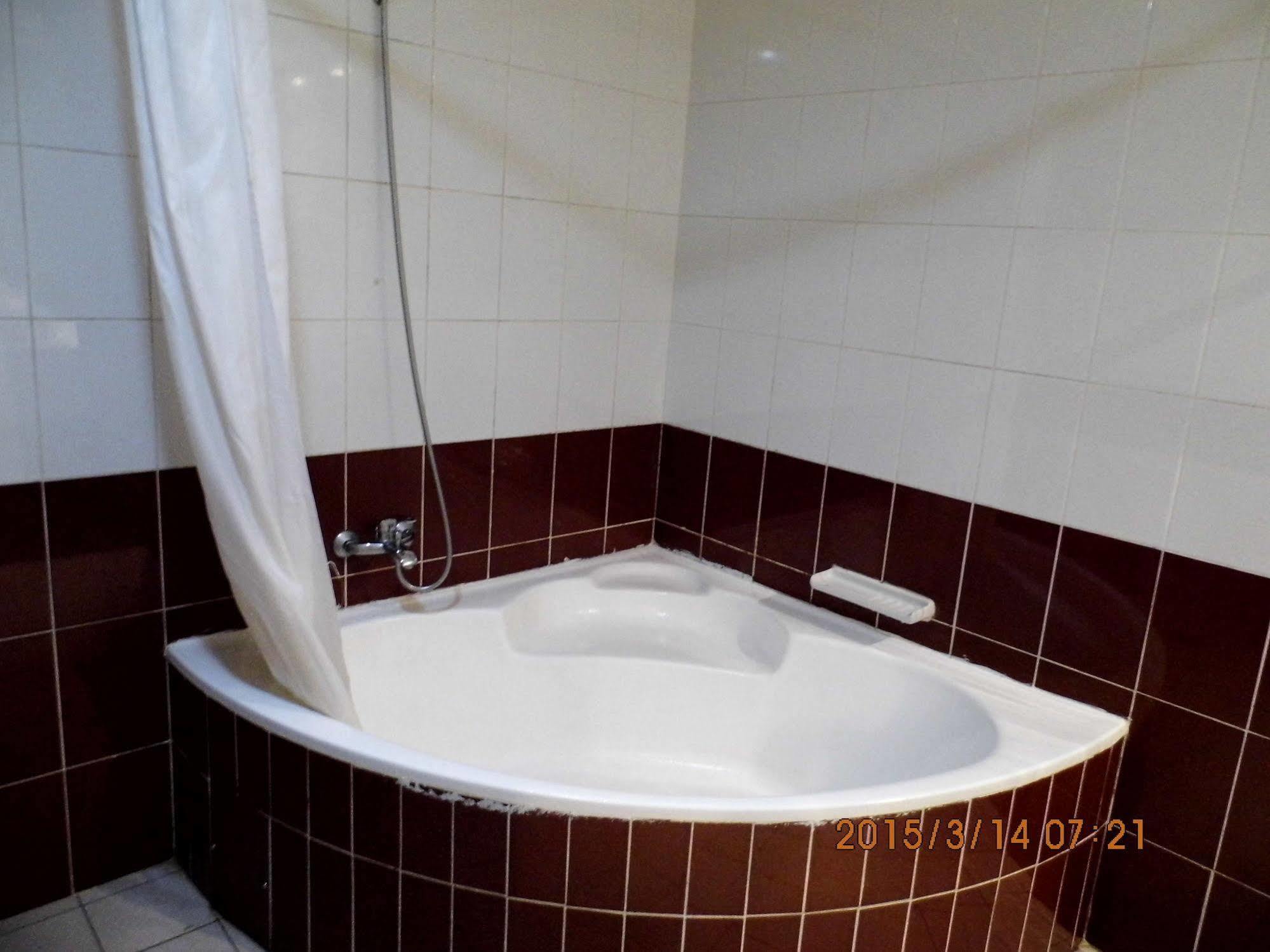 Al Zahabiya Hotel Apartments Дубай Екстериор снимка
