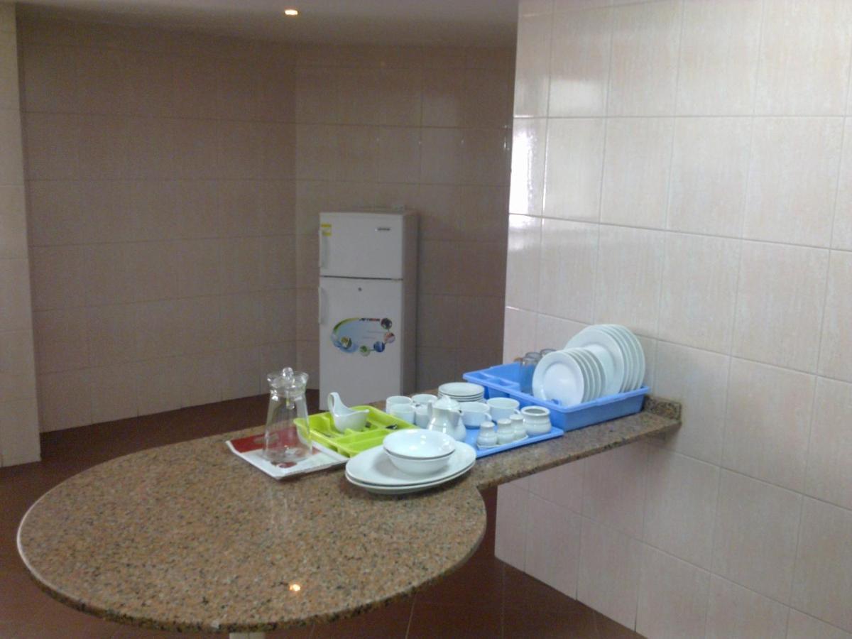 Al Zahabiya Hotel Apartments Дубай Екстериор снимка